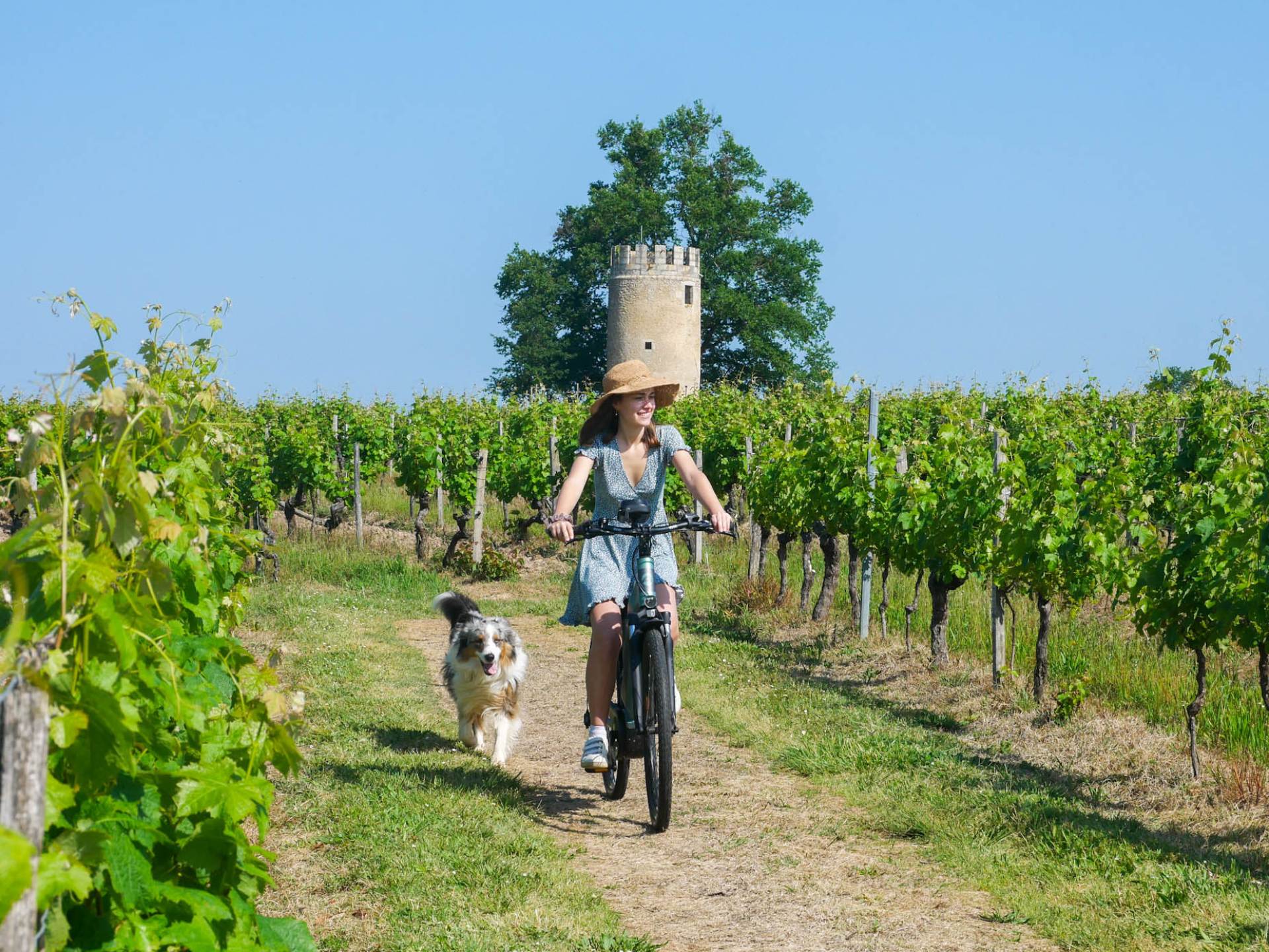 Vélo au château Vieille Tour - Romane &amp; Alexandre - Le temps d’un week-end