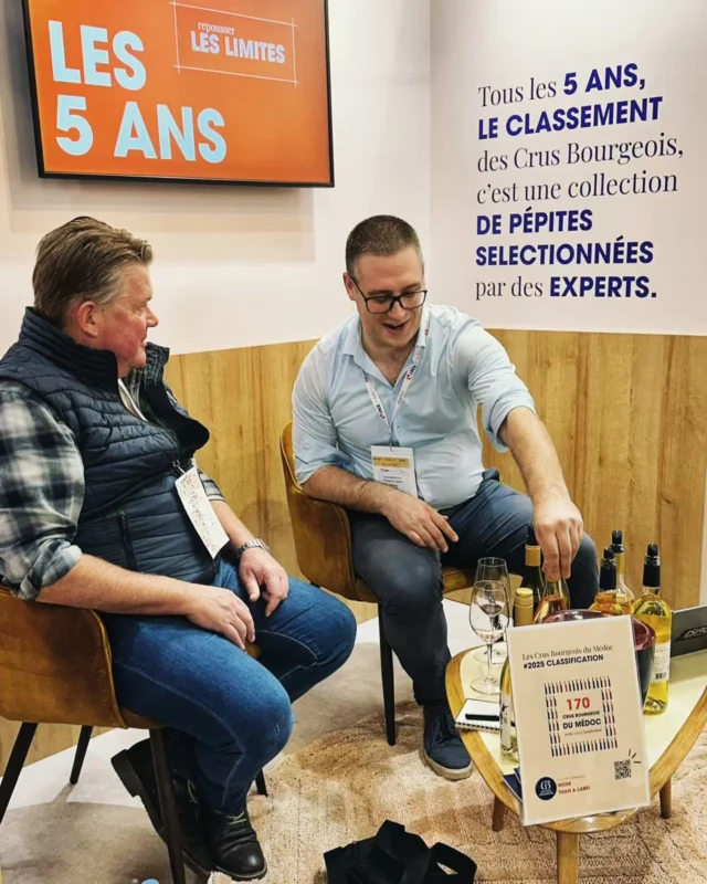 ✨ Retour sur Wine Paris 2026

Du 9 au 11 février, notre stand n’a pas désempli : rendez-vous enchaînés, verres qui se remplissent, cartes de visite échangées et discussions passionnées autour de chaque cuvée. 🍷

Nous avons présenté l’ensemble de la gamme Vignobles Lamont, millésimes à l’appui, en prenant le temps d’expliquer notre travail de la vigne au chai. Chaque dégustation a donné lieu à des échanges concrets sur les marchés, les tendances et les perspectives pour l’année à venir.

Retrouver nos partenaires de longue date, rencontrer de nouveaux importateurs, partager un sourire après une belle dégustation… c’est cette énergie humaine qui rend ces salons si précieux. 🌍

Merci à tous ceux qui sont passés nous voir, pour votre confiance, votre curiosité et ces conversations riches qui font avancer nos projets.

On se retrouve très vite, autour d’un prochain verre. 🍇✨

#wineparis2026 #vignobleslamont #bordeauxwines #wineprofessionals #wineparis #vindebordeaux #crubourgeois #medoc #saintemiliongrandcru #bordeauxsupérieur