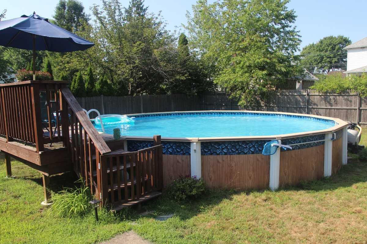 Équipements et accessoires pour piscines privées