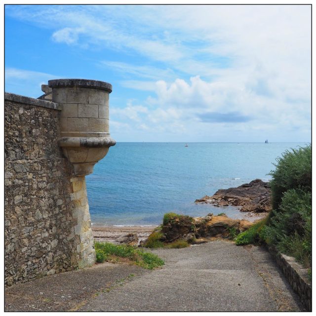 Le fort Saint Nicolas

#vendee #vendeetourisme  #olonnesurmer #ilovevendee #patrimoine #paysdelaloire #paysdelaloiretourisme #igerspaysdelaloire #atlanticsea #sablesdolonne #lessablesdolonne #prieuresaintnicolas #fortsaintnicolas #lessablesdolonne #portdessablesdolonne #panorama #nature_focus_on #naturelover #naturelovers #olonnesurmer #lessables #olympusphotography #olympuspenf #olumpus1240pro28 #fort #murdelatlantique #destinationvendee #destinationvendeegrandlittoral