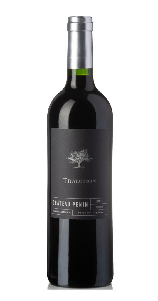 Tradition Le fruité des jeunes vignes et le volume des graves. Cette cuvée est au vin ce que le gratin dauphinois est à la gastronomie.