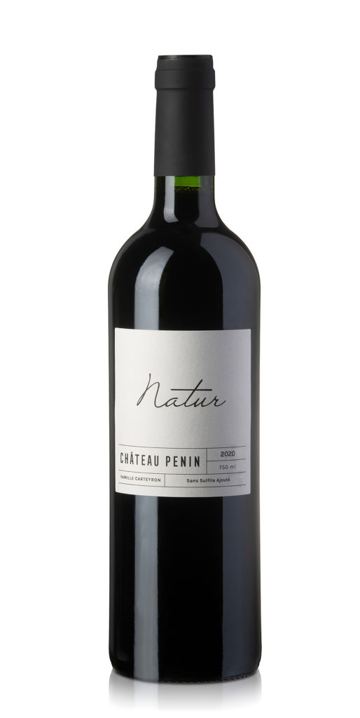 La pureté du fruit avec un jolie grain de tanin en final qui donne de la longueur au vin - 93 Decanter