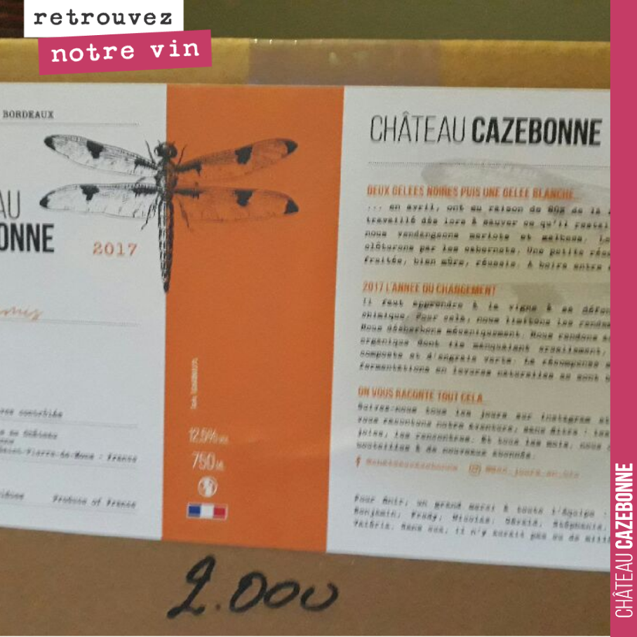 On a enfin reçu nos étiquettes. Il nous reste à étalonner la couleur pour assortir les capsules et imprimer les cartons. Et programmer l’étiquetage et cartonnage.
Et on sera prêt pour vous proposer...