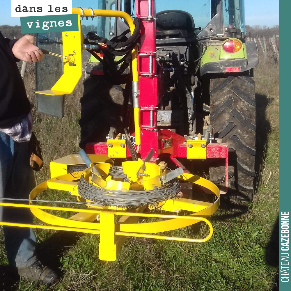 On va arracher une parcelle au Maine. Cette parcelle avait été plantée à 1,5 m d’intervalle entre les rangs et nous ne sommes pas équipé pour travailler sur cet espacement.
Avant l’arrachage, on en...