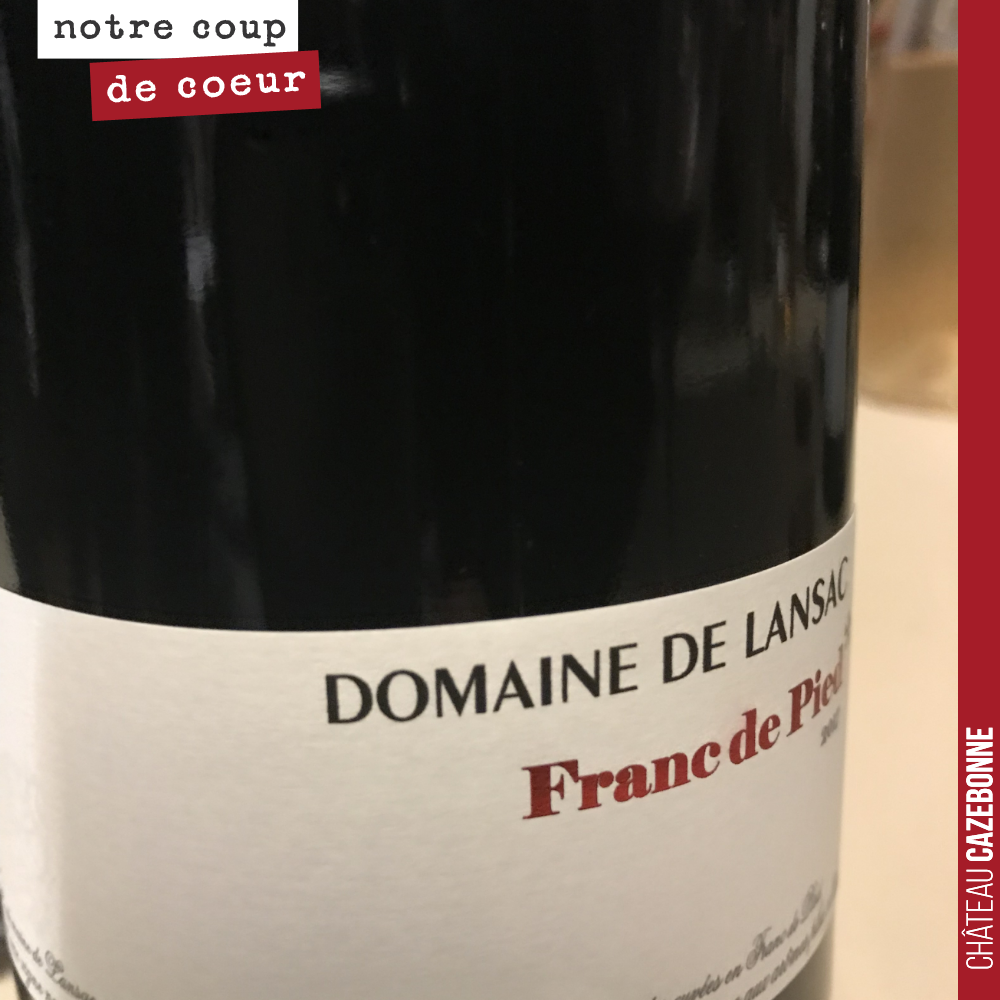 Le Domaine de Lansac propose une cuvée en franc de pied à partir de cépages traditionnels de la Vallée du Rhône.
Cette cuvée est tout simplement impressionnante de puissance, d’equilibre, de compl...