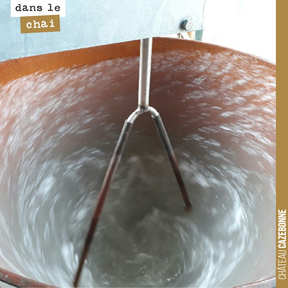 11eme traitement.
On a pris 22 mm de pluie ces deux derniers jours et avec le mildiou, on ne peut pas prendre de risque.
300g de cuivre, 2kg de soufre, hydrolats, magnésium avec dynamisation.
Ce...