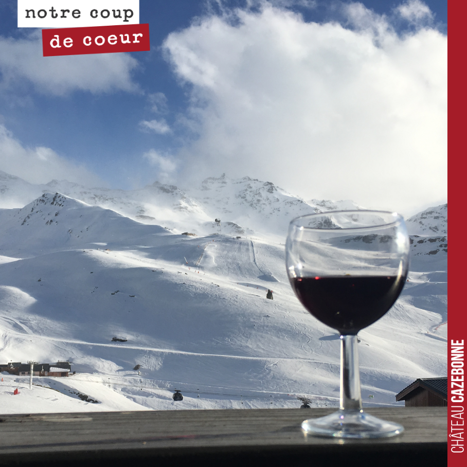 Quand un client nous envoie la photo d’un verre de Cazebonne qu’il savoure à la montagne...
