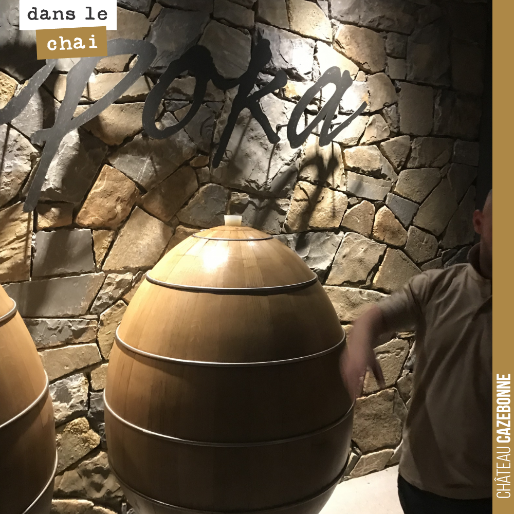 L’œuf en chêne, l’invention d’un tonnelier slovène, testé ici pour une grande cuvée (Opoka) de Marjan Simcic.