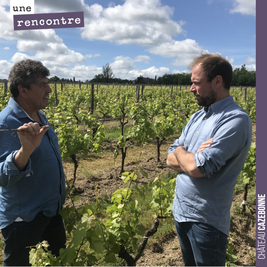 Discussion animée entre Alain Dejean et Nicolas Jamin autour de la biodynamie. Pour voir quelles préparations passer à l'approche de la fleur et en anticipation de la sécheresse à prévoir pour cett...