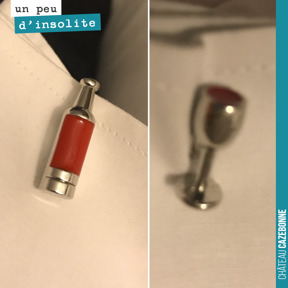 Vous trouvez comment mes boutons de manchette (tenue de soirée obligée pour le Chapitre du Clos de Vougeot) ?
Bon ok, la photo du verre est floue. J'avais dû un peu trop boire ;-)