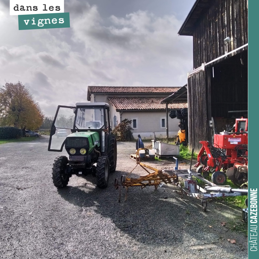 Superbes couleurs d’hiver.
Les pluies incessantes de ces dernières semaines ont rendu difficile le travail dans les vignes. On devait étendre les fumures et coplanter, mais ces travaux d’hiver att...