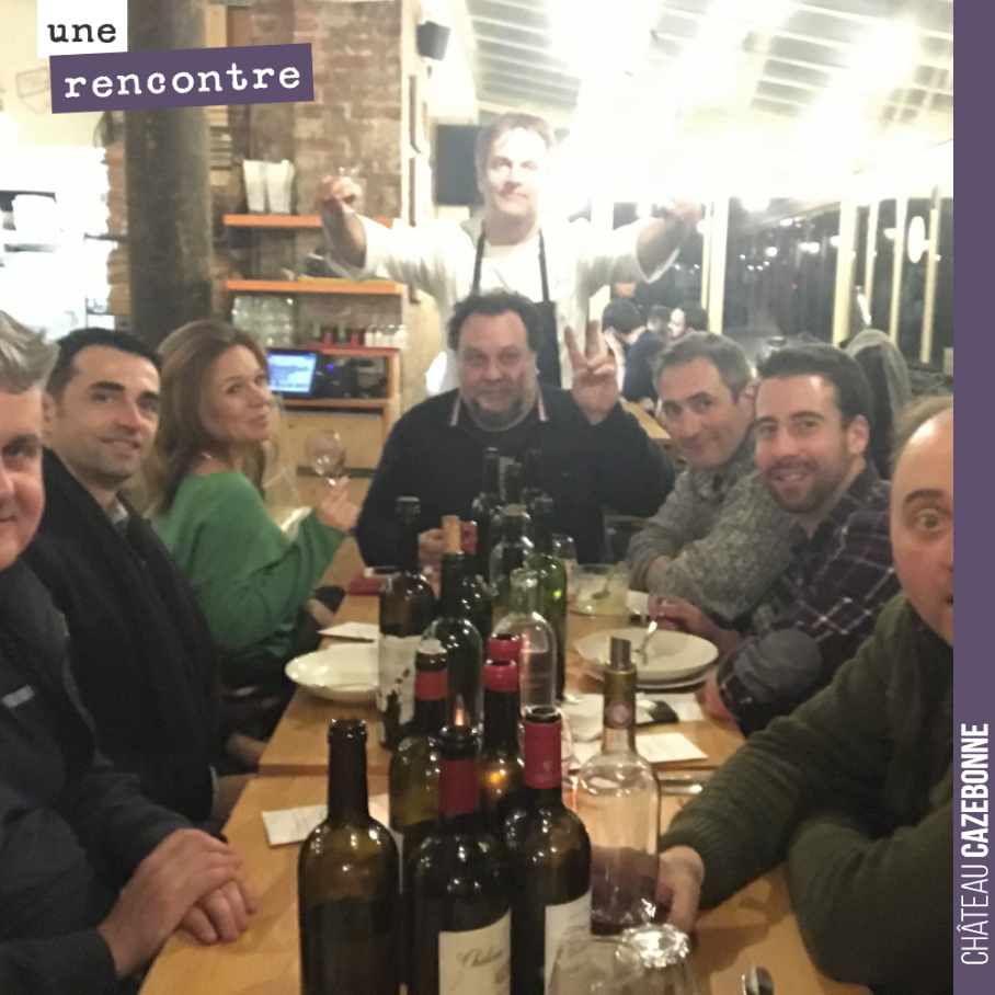 Après la soirée de mardi des Bordeaux Pirate au restaurant 750g la table, Porte de Versailles...
Un petit moment pour décompresser et enfin trouver le temps de goûter les vins des copains vigneron...