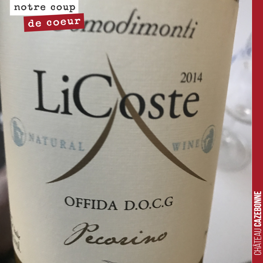 On profite du confinement pour voyager un peu...
Ici un vin issu de la région des Abruzzes en Italie, dans l’appellation Offida, issu du seul cépage pecorino.
Magnifique bouteille, belle robe or ...