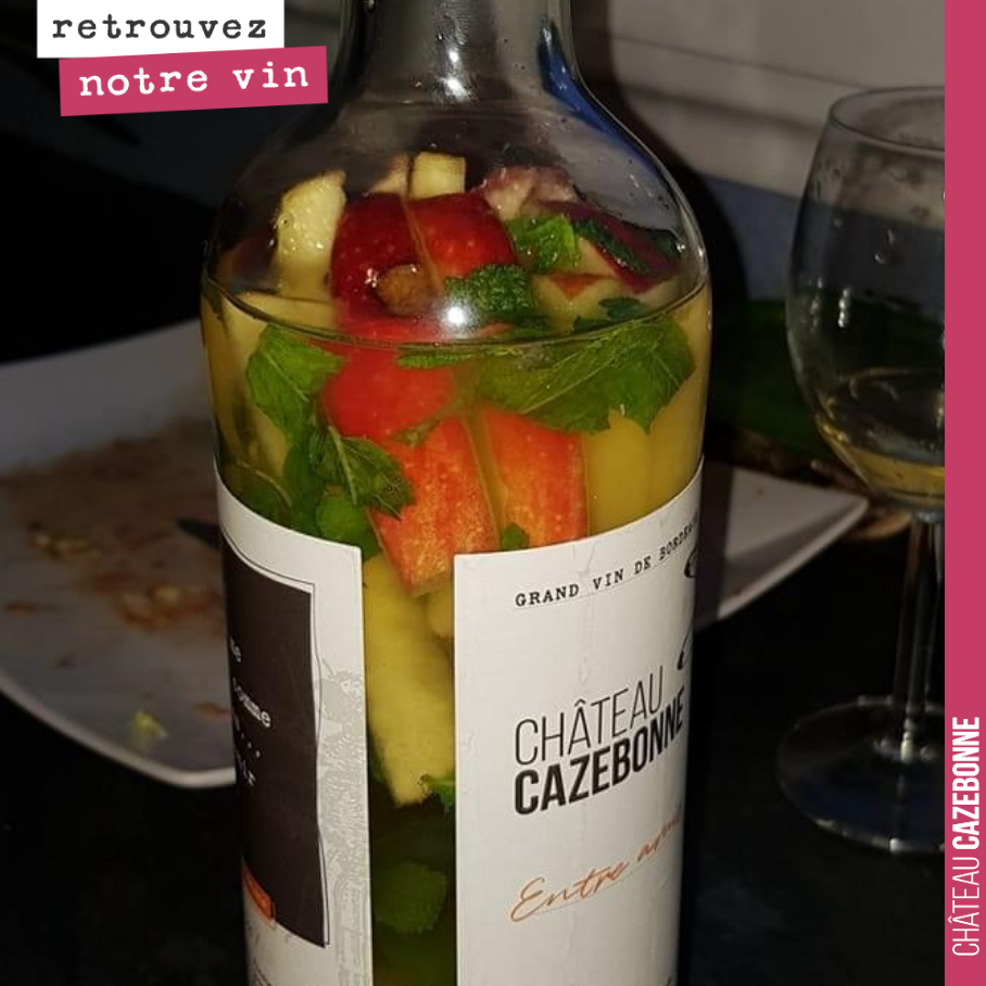Une fois la bouteille de Entre amis finie, Camille a décidé de recycler la bouteille pour faire un rhum arrangé !
Vous voulez la recette ?