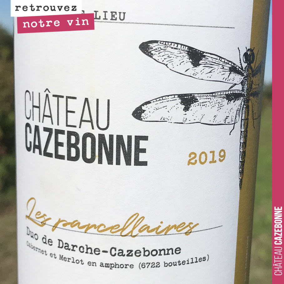 On finit aujourd’hui la présentation de nos 11 cuvées avec la cuvée Parcellaire Duo de Darche-Cazebonne.
Assemblage de deux lots élevés en amphores : des terres cuites pour les merlot de Darche, d...