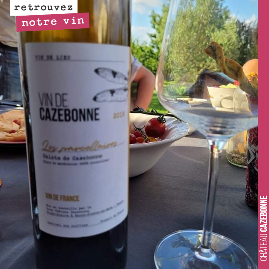 Continuez à nous envoyer vos photos de vos dégustations de Cazebonne, pendant l’été !
Ici notre blanc de macération !