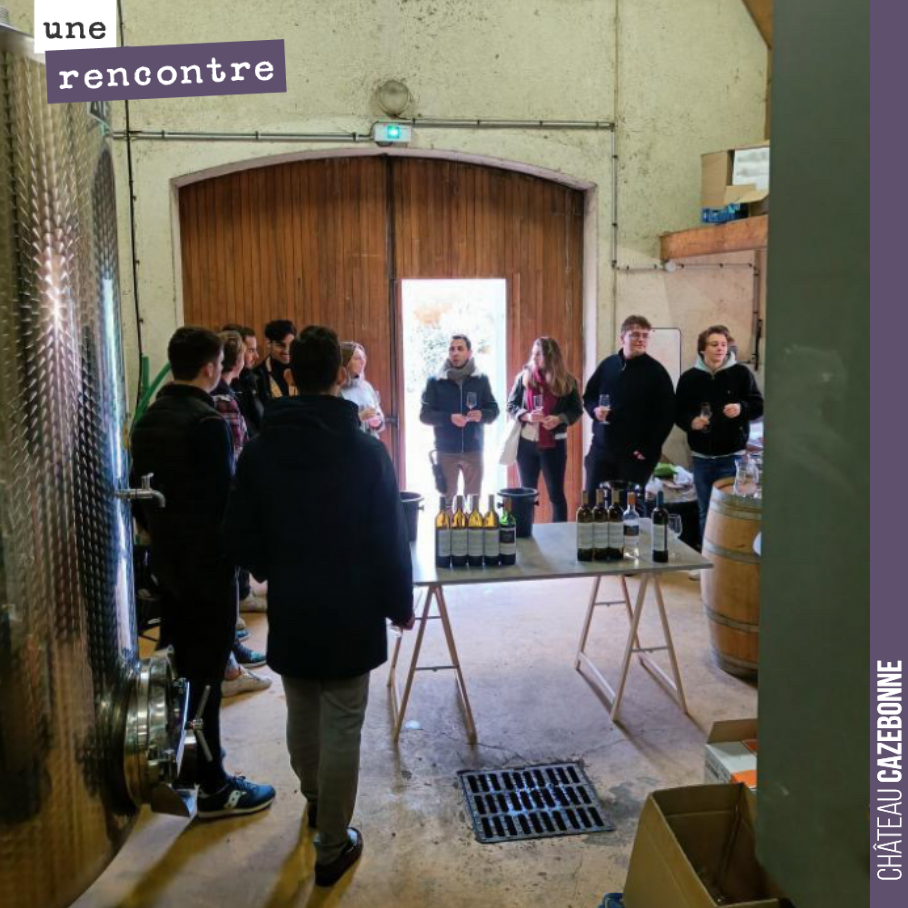 Ce matin, on recevait au domaine, un groupe d’étudiants de Kedge. Moments d’échange autour de la pratique du Bio et des cépages oubliés de Bordeaux.
Toujours un plaisir de partager notre passion !