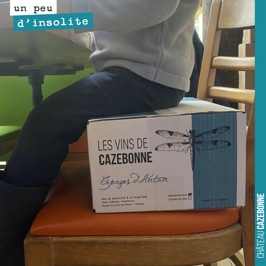 Quand les cartons de Cépages d’antan servent de rehausseur à 750g la table.
On n’y avait pas pensé !