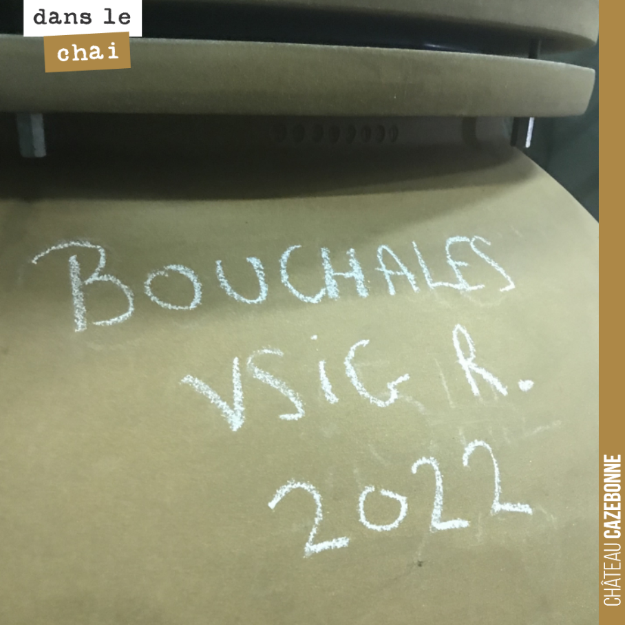 Nous avons ré dégusté hier tous nos lots de cépages oubliés, pour suivre l’élevage. Nous nous sommes très enthousiastes sur ce millésime, tant en blanc qu’en rouge.
Le Bouchalès en photo servira à...