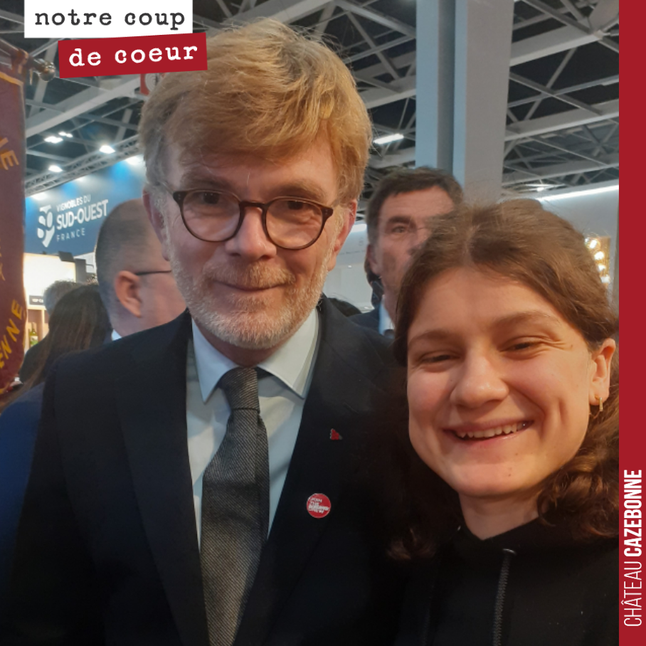 Quand Myrtille ne peut pas s’empêcher d’aller expliquer à Marc Fesneau, notre ministre de l’agriculture, ce que représente le mouvement des Bordeaux Pirate.
Remise de notre badge à l’appui.
#jointh...