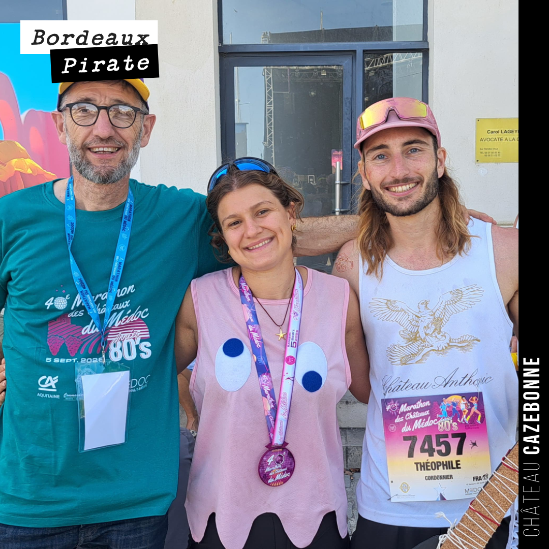 Quand Myrtille croise deux pirates 🏴☠️ au Marathon des Châteaux du Médoc.
