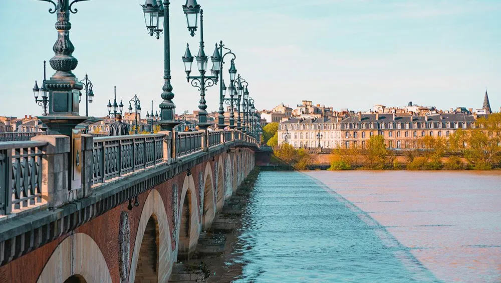 On va déguster plonge dans les marmites et les tonneaux de la région bordelaise